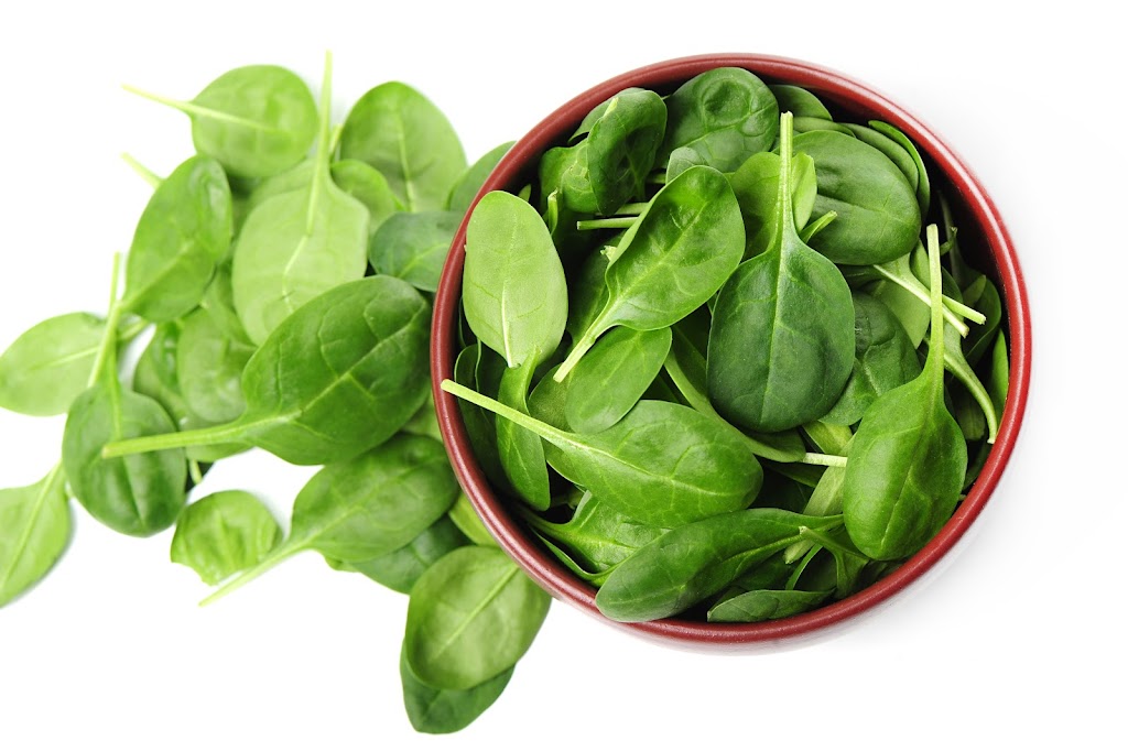 पालक (Spinach) – Iron-Rich Superfood