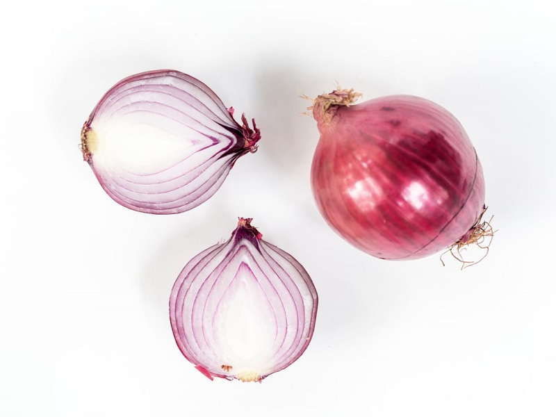 कांदा (Allium cepa)