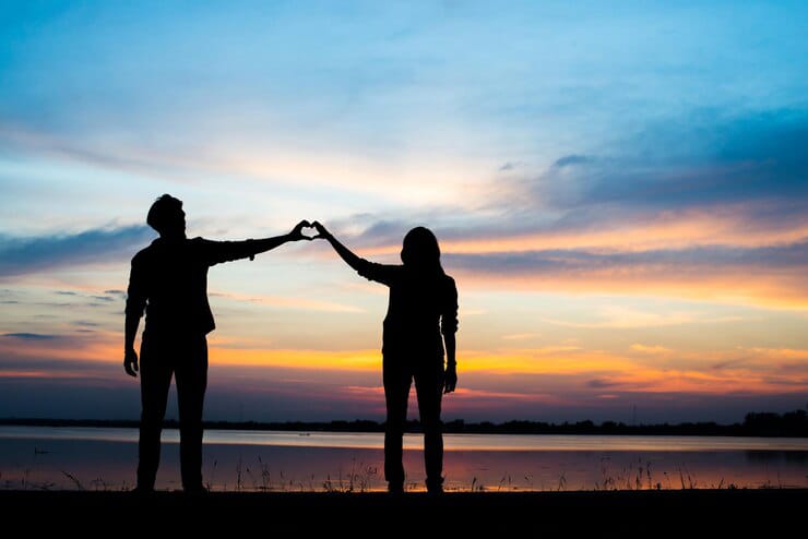 Physical Relationship म्हणजे काय? जाणून घ्या त्याचे फायदे आणि वैज्ञानिक महत्त्व